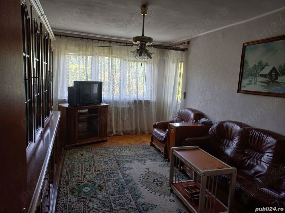 De vanzare apartament 3 camere + boxa in zona Spitalului Militar - Pitesti Arges