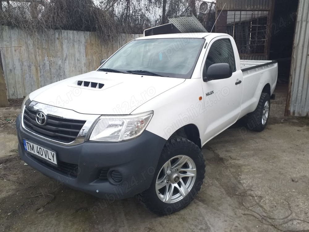 Toyota Hilux  2014 155 000 km  4x4  echipata ADR