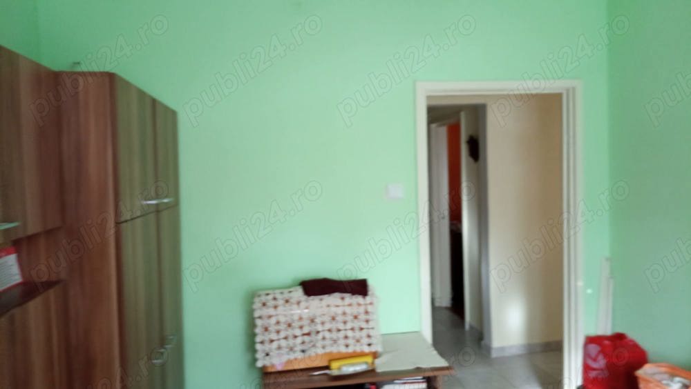 Particular vând apartament. 