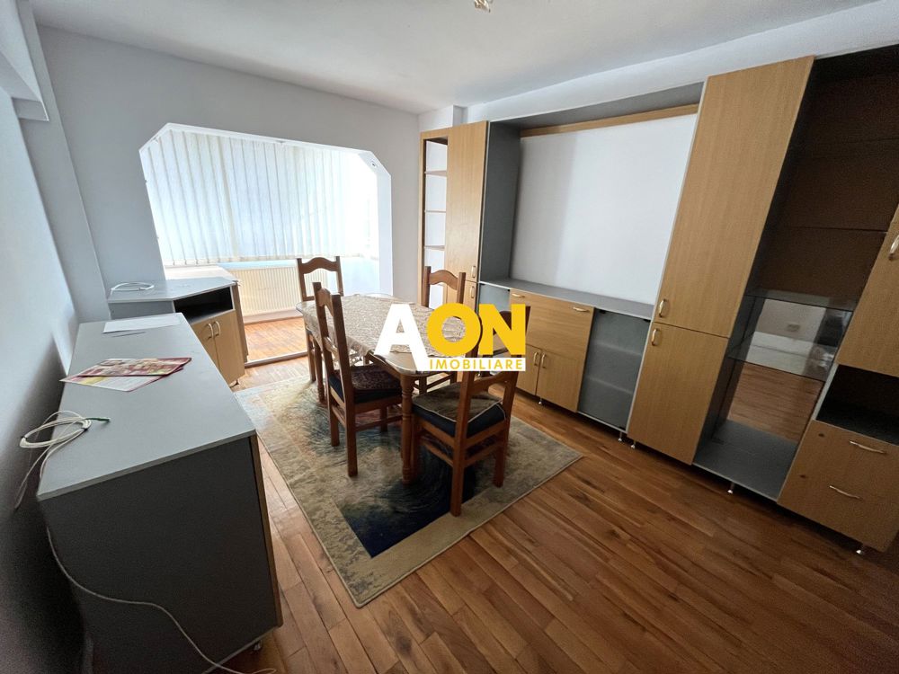 Apartament 3 Camere, Etaj 1, Zona Cetate