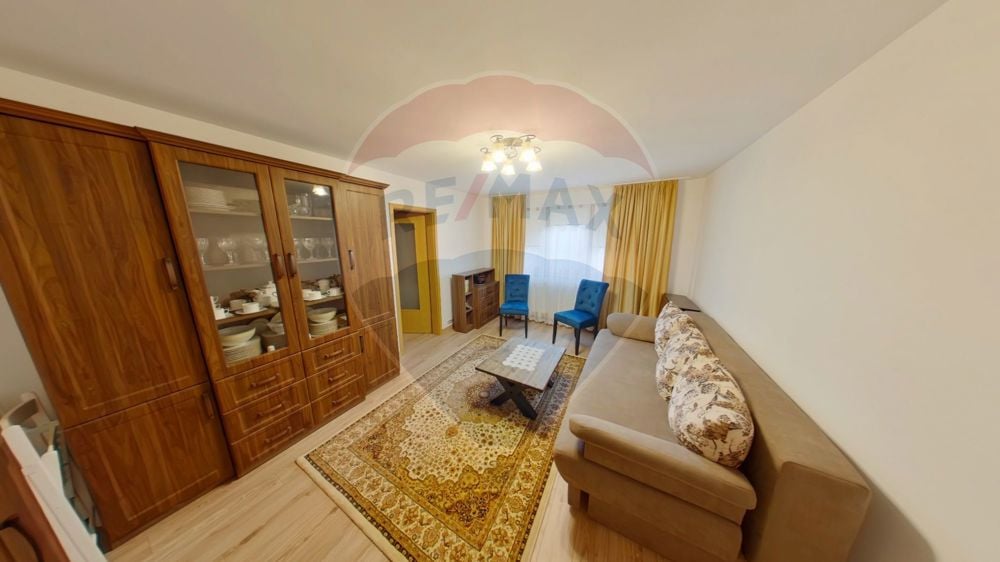 Apartament cu 3 camere de vânzare, str Unirii