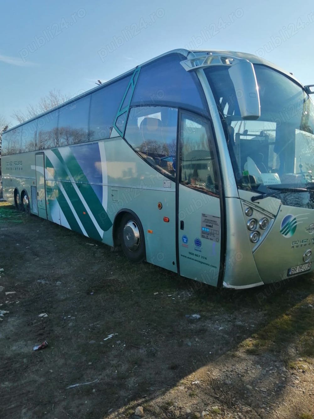 Vând autocar 70 locuri 