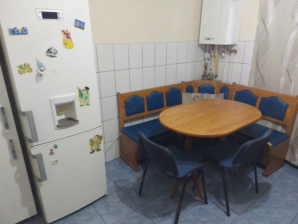 Închiriez apartament cu 2 camere