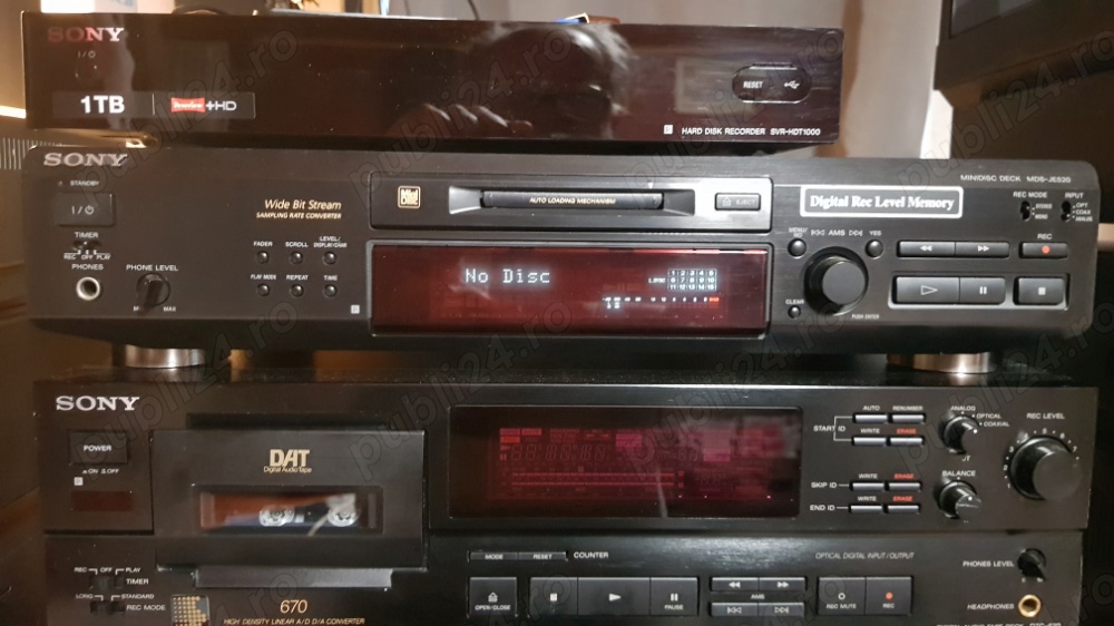 Sony MDS JE 520 minidisc player recorder