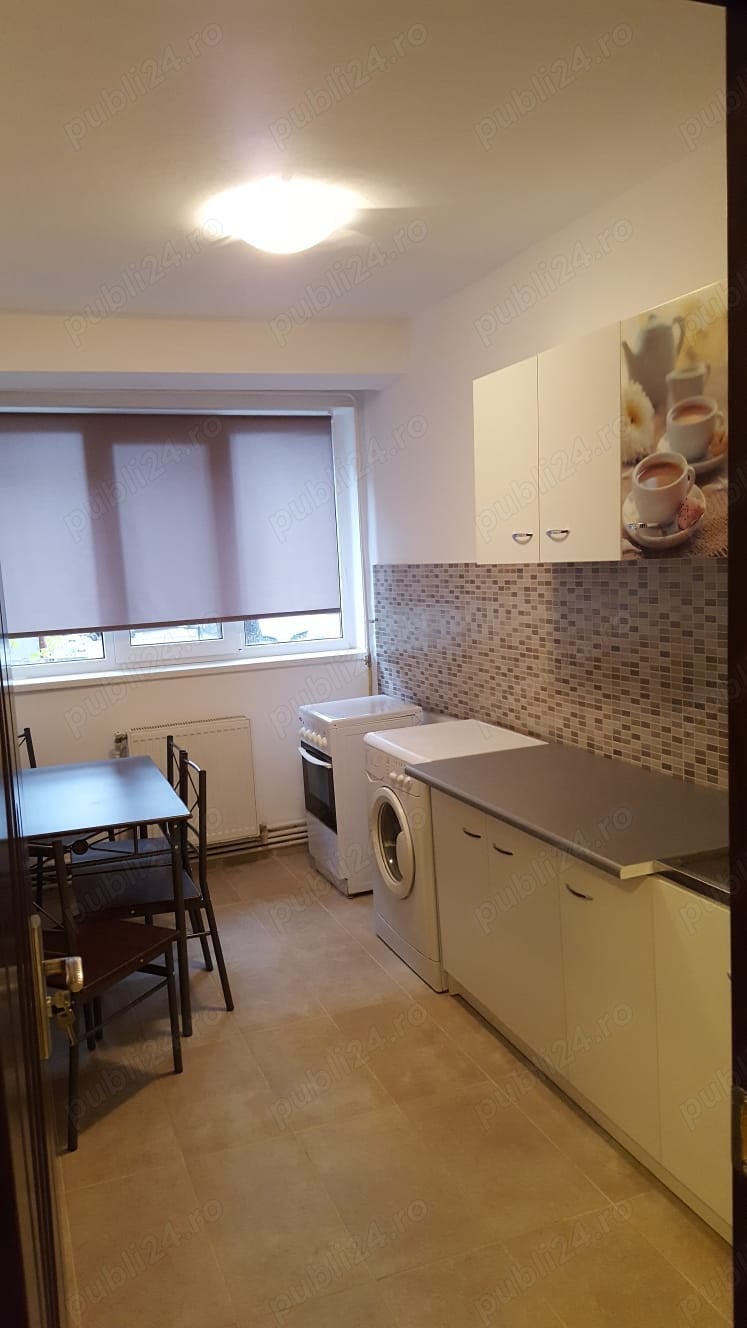 Vand apartament 2 camere BlV Independentei colt Scolilor