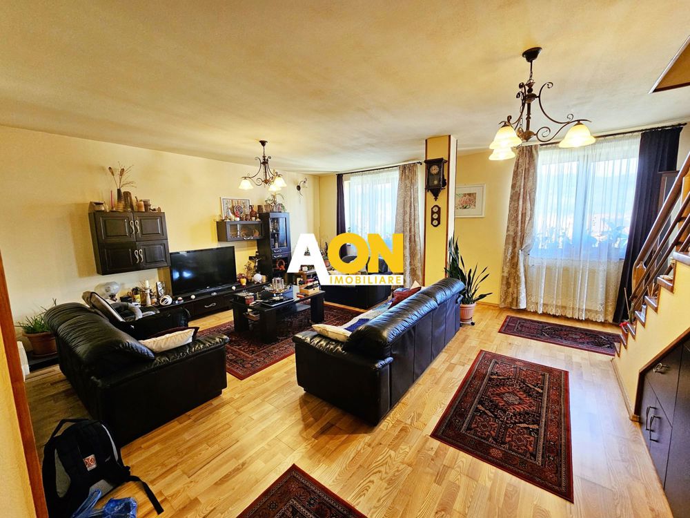 Apartament 3 camere, 111 mp utili, cu garaj, Cetate