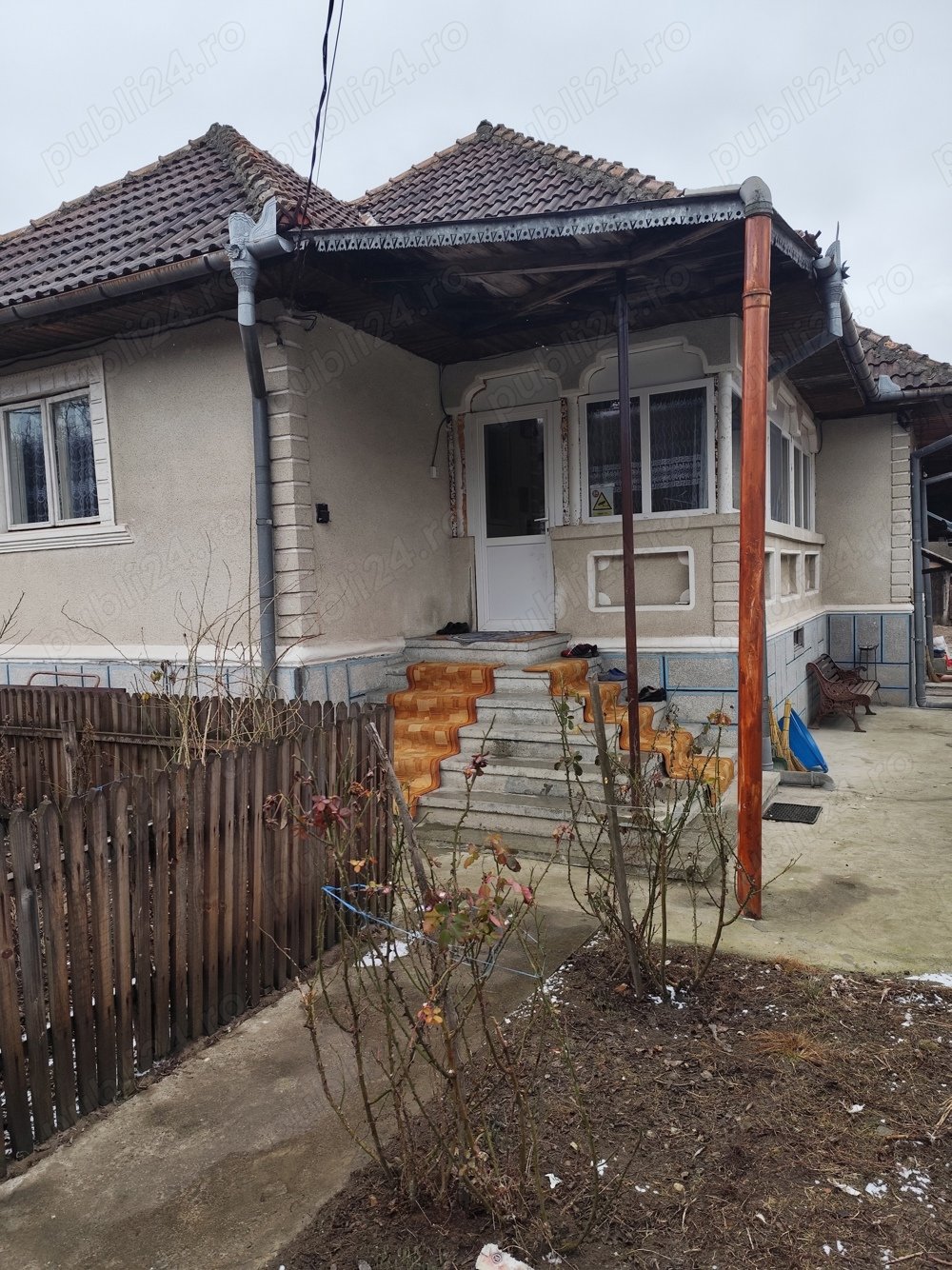 vind casa in comuna Slivilești sat Tehomir