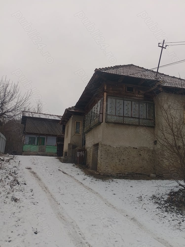 Casa in comuna bătrâni langa Vălenii de munte 