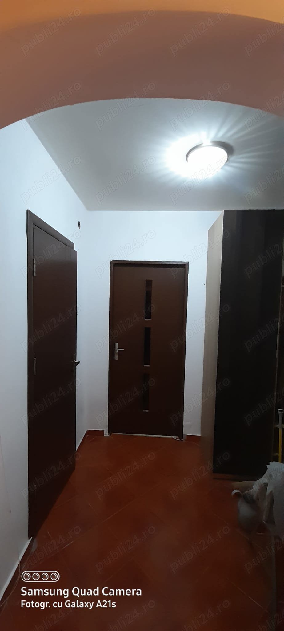 Vand apartament cu 3 camere