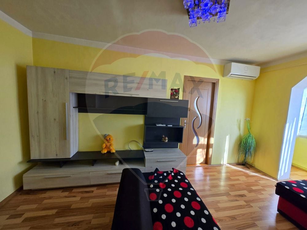 Apartament cu 2 camere de închiriat în zona Cetatii