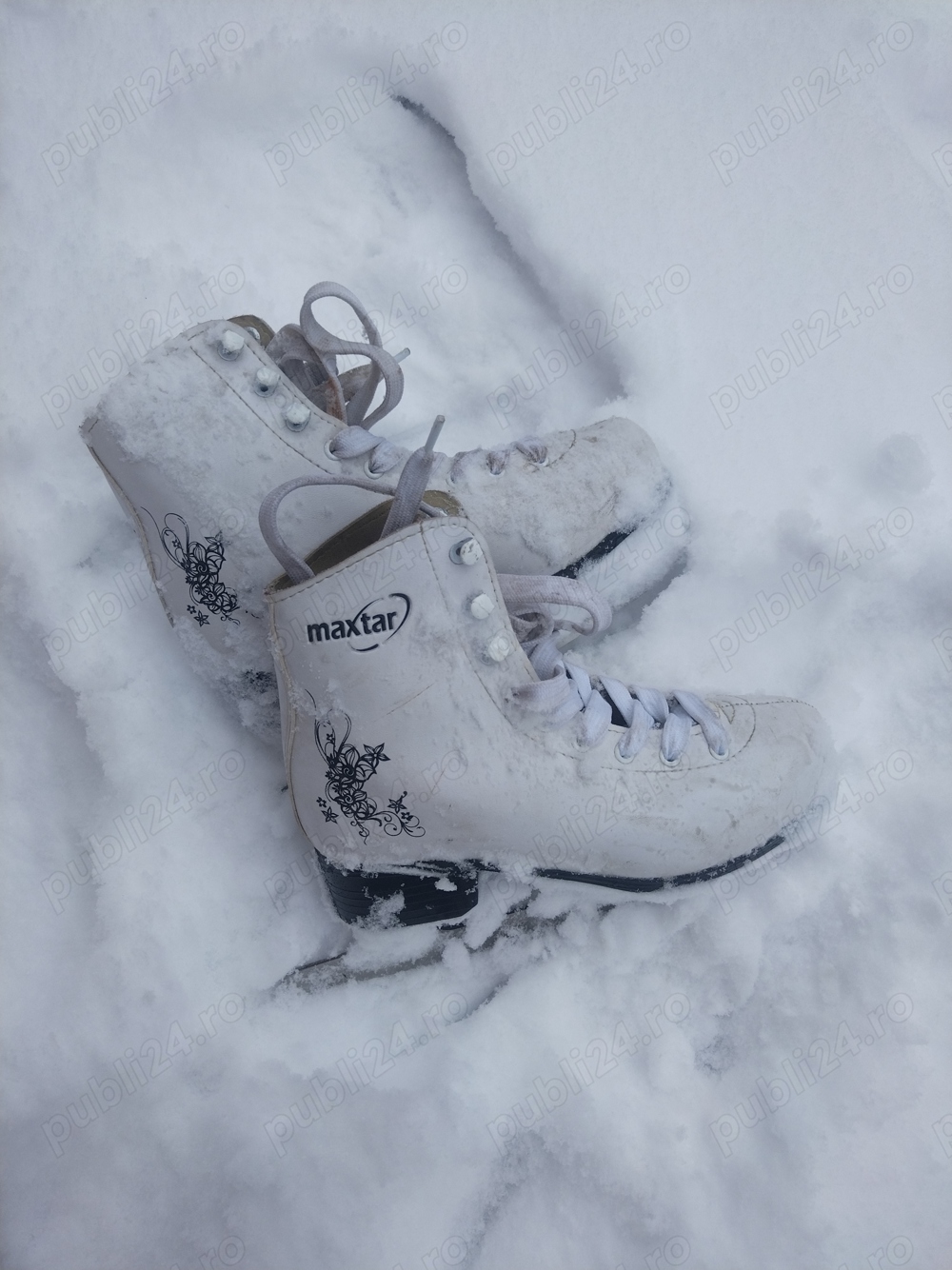 Patine MAXTAR marimea 36 alb