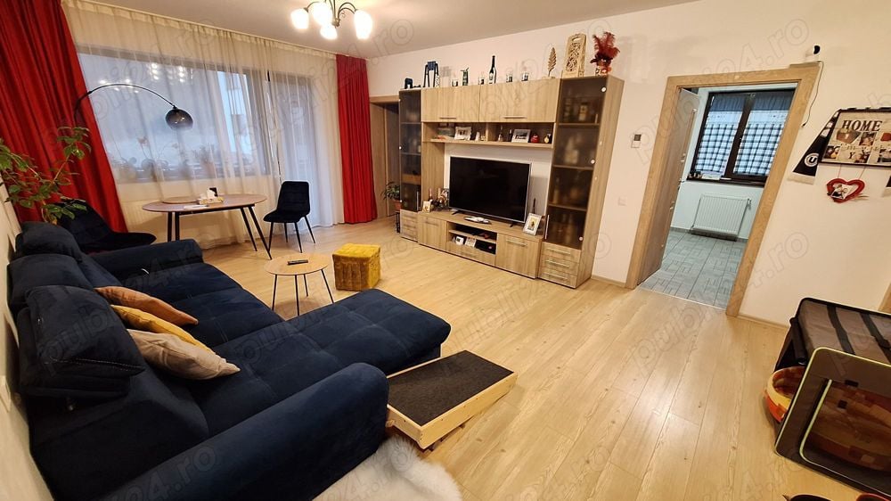 Vând apartament cu 3 camere 74 mp în Floresti zona Subcetate