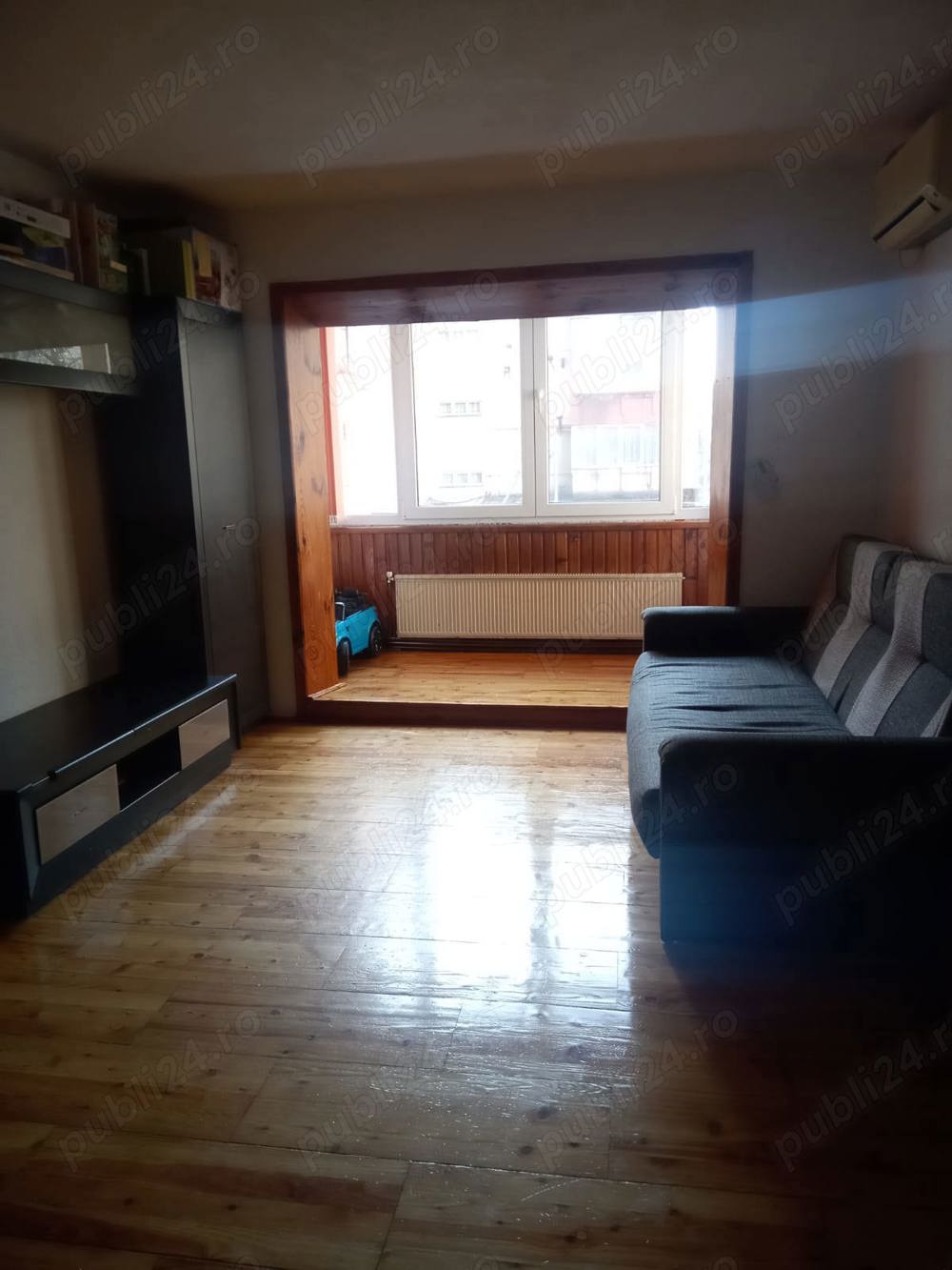 Vânzare apartament 3 camere Turnișor