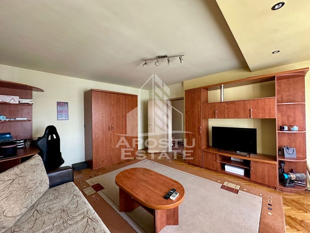 Apartament 1 camera, etaj intermediar, centrala proprie, zona Lipovei