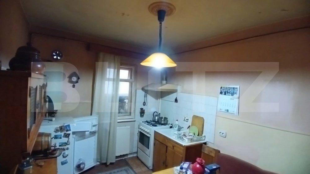 Apartament de vanzare, 3 camere, 65 mp, etaj Intermediar, zona Cetate