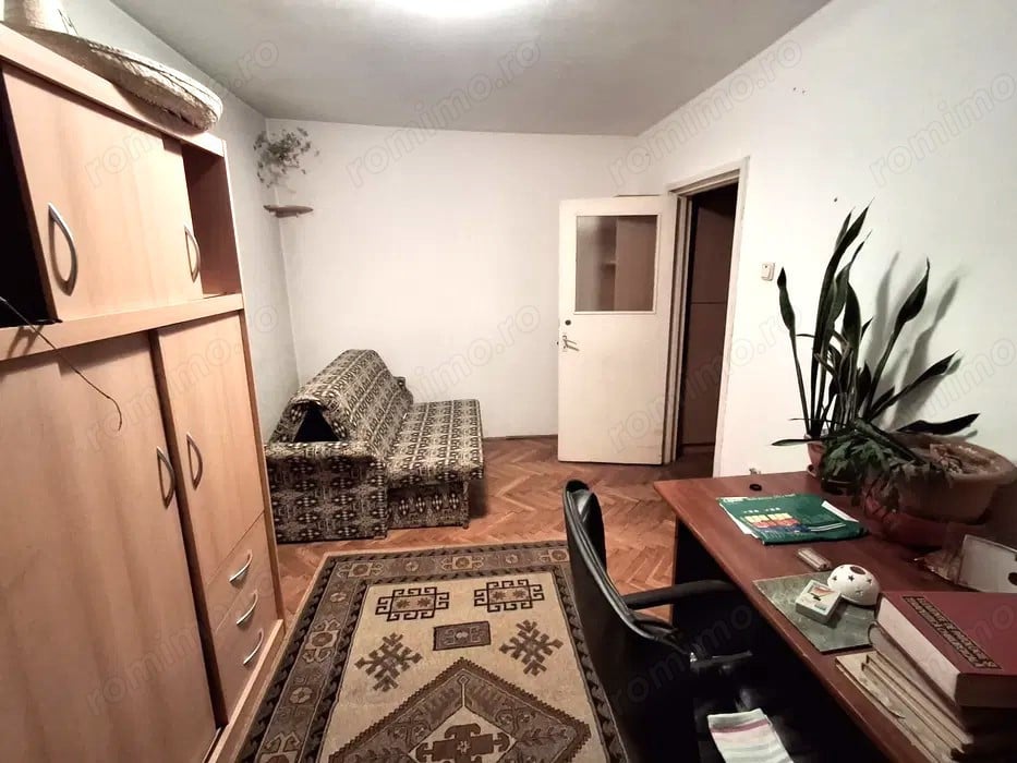 4 cam dec etaj 2 centrala proprie zona Casa Tineretului