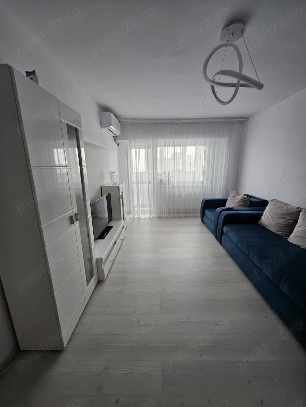 Apartament 3 camere de inchiriat