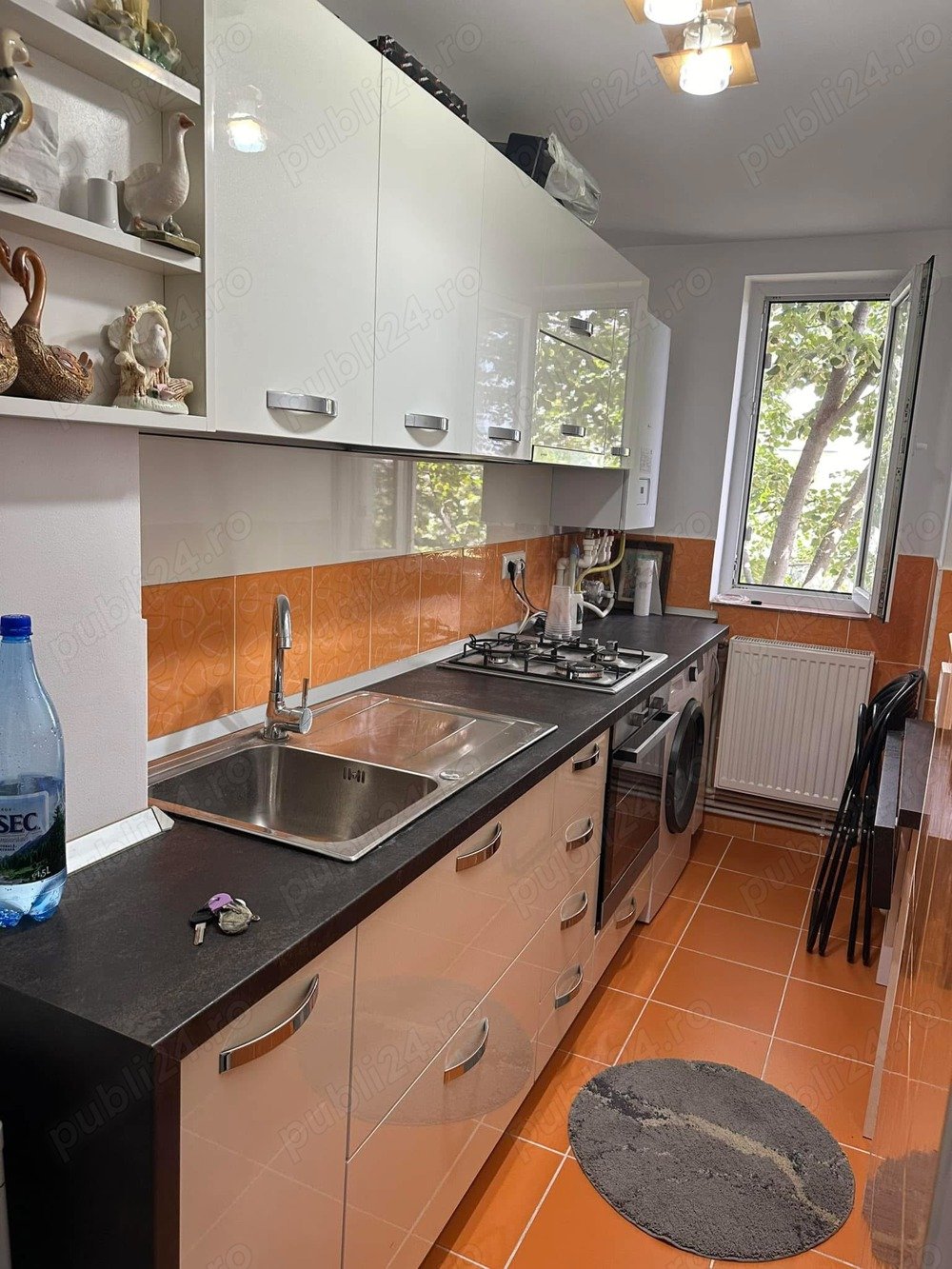 Apartment de închiriat cu 2camere Str Vasile Pârvan nr 4 blD3 Et 4 nr de contact .