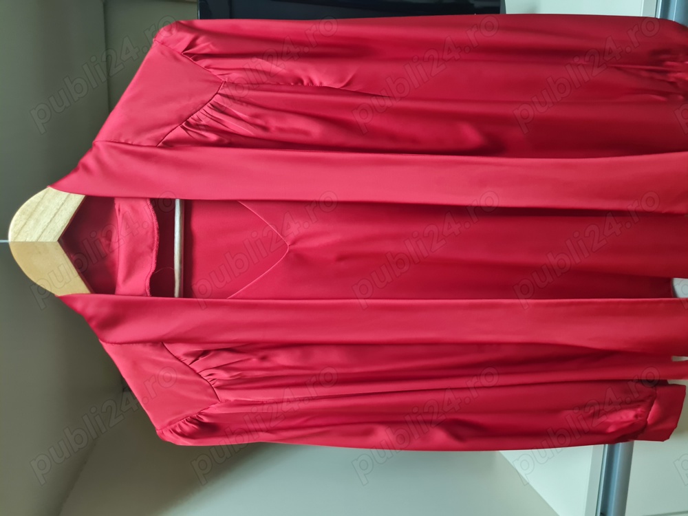 bluza rosie din matase satinata- 48- 52 noua