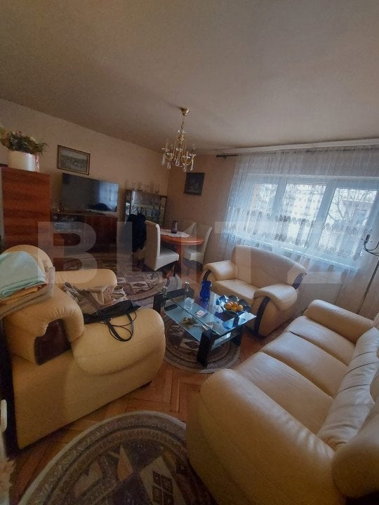 Apartament de vanzare, cu 4 camere, 78 mp, decomandate, zona Marasti