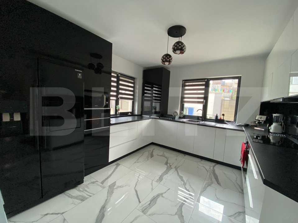Casa de vanzare, 5 camere, 170 mp, mobilata la cheie, zona Dezmir