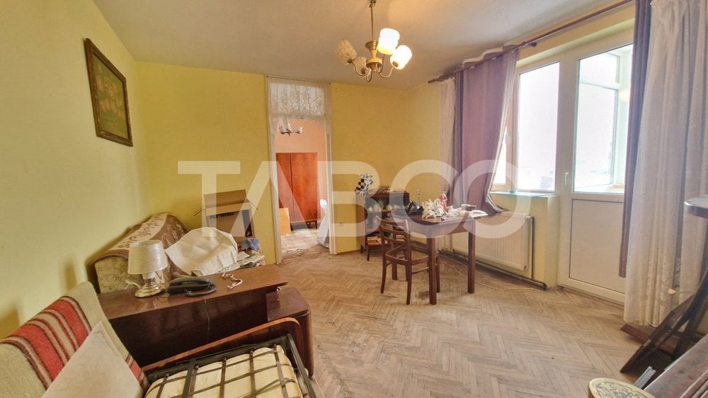 Apartament de vanzare 2 camere si balcon Mihai Viteazul