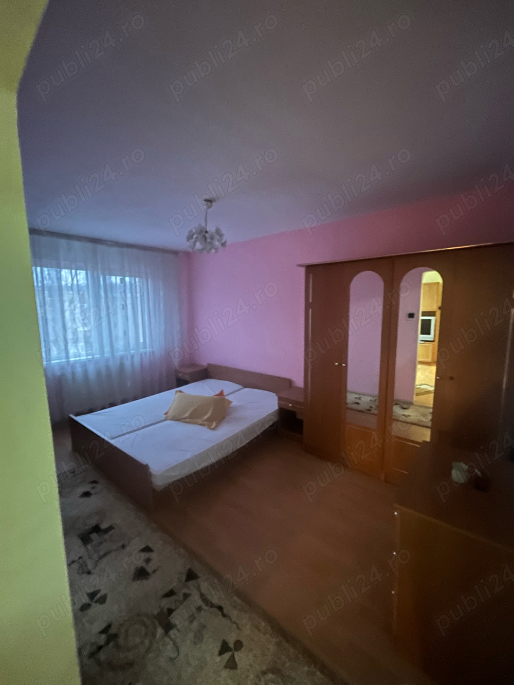 Vand apartament cu 3 camere