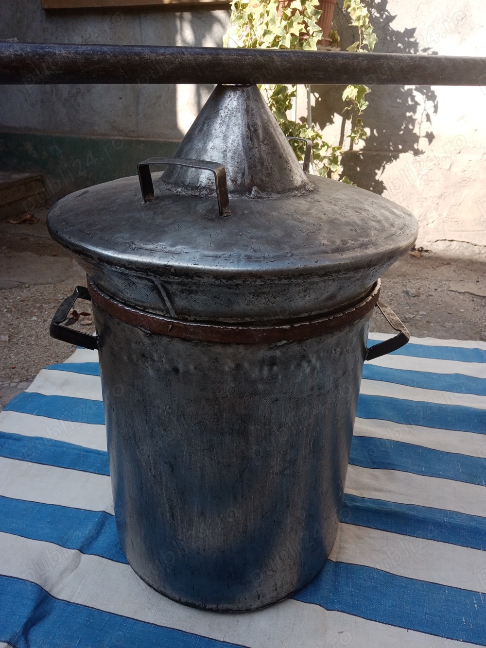 Vand cazan distilare rachiu , si doua cazane inox ,fara capac ,2 mm.