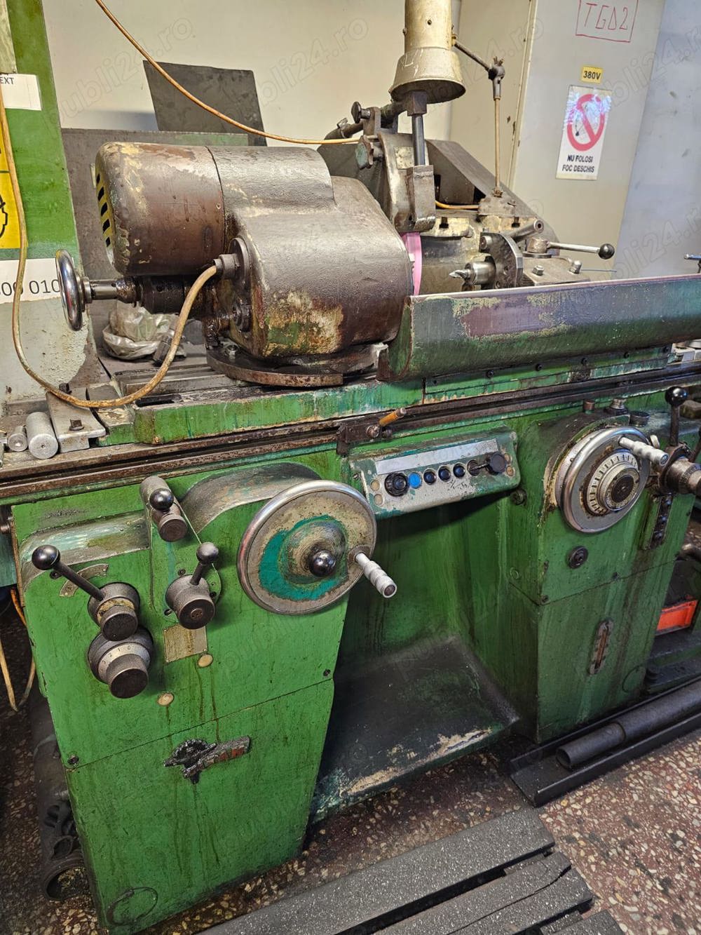 Masina de rectificat RU100