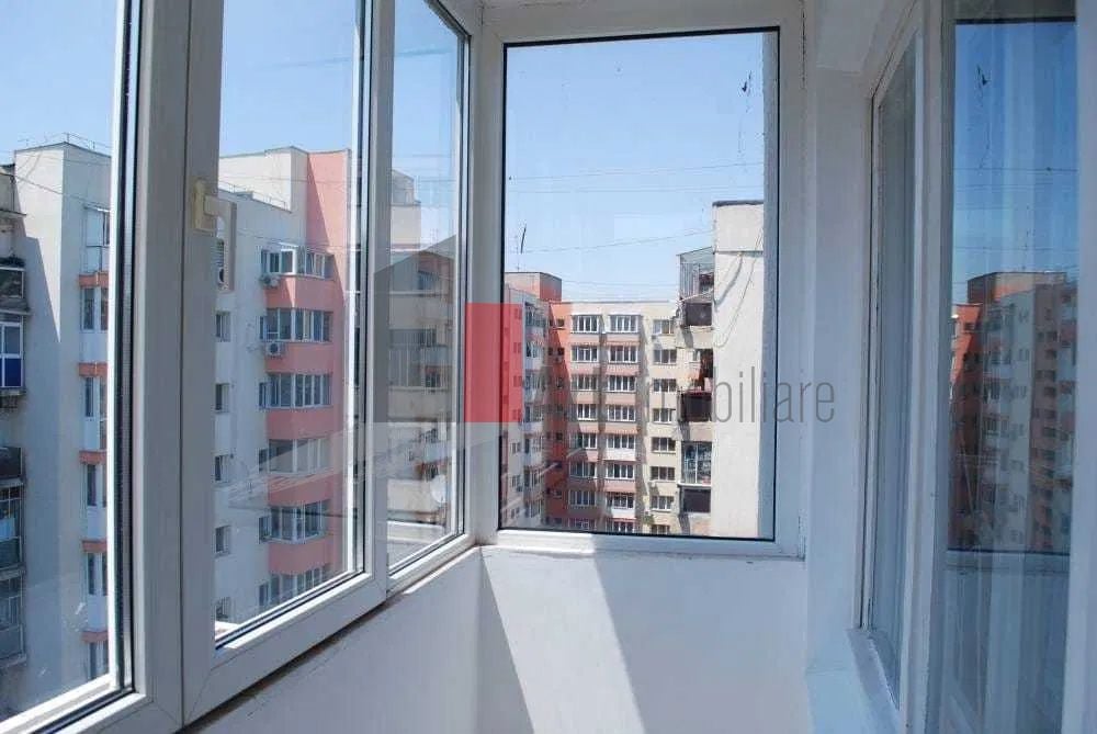 Vand apartament 3 camere zona Obor