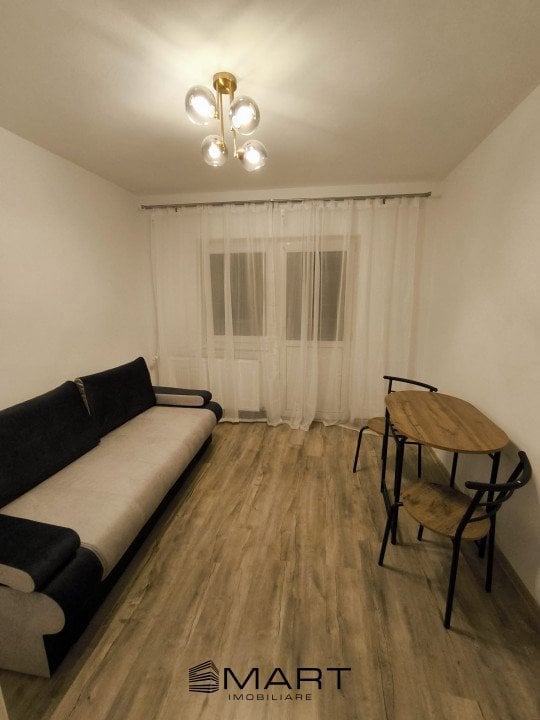 Apartament 3 camere zona Vasile Aaron