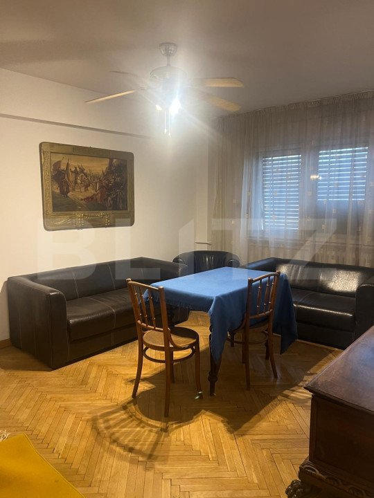 Apartament de vanzare, cu 4 camere, 90 mp, zona-ultracentrala