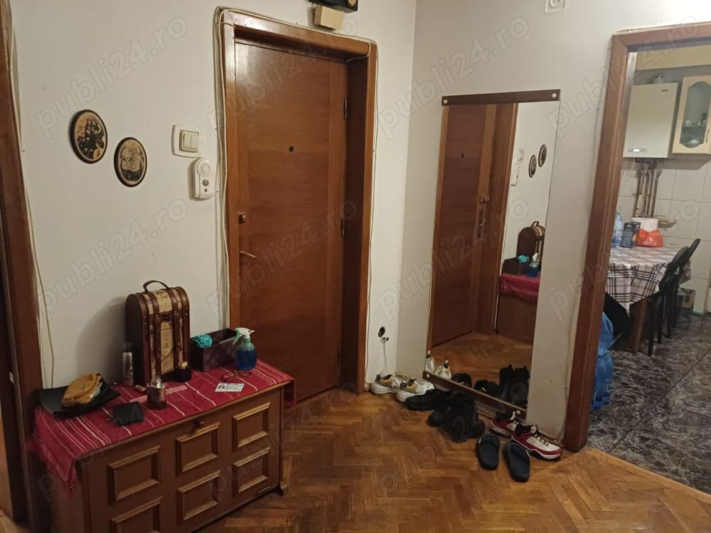 Ap 4 camere cu garaj,zona Cuza Vodă