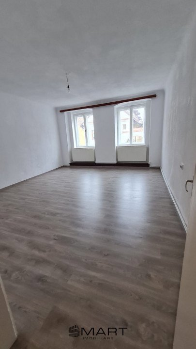 Apartament 3 camere situat in Orasul de Jos