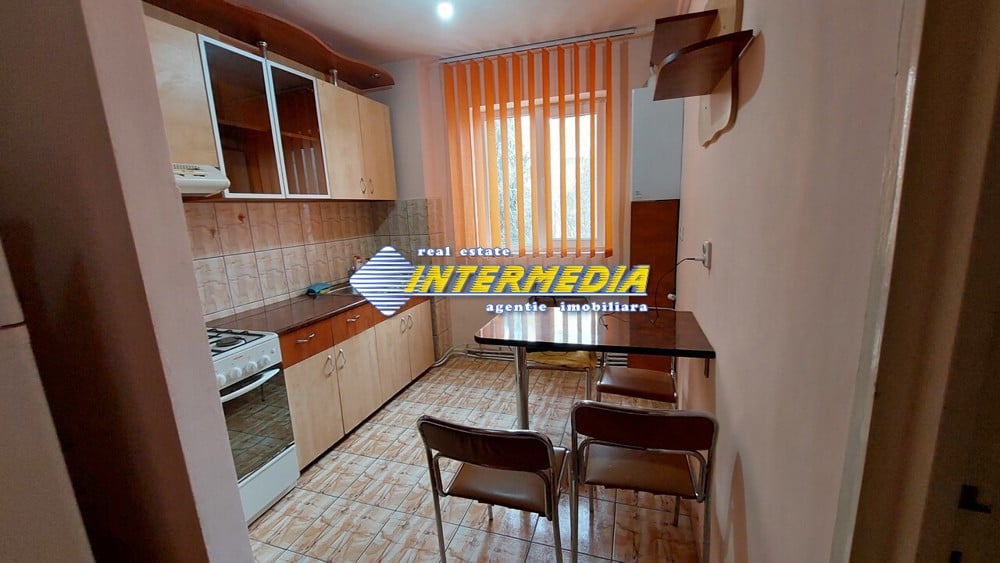 Vanzare Apartament 2 camere decomandat etaj 2 Alba Iulia zona Cetate Bulevard