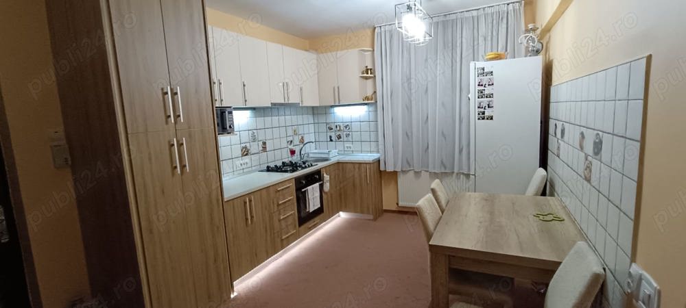 Apartament 3 camere cu 2 garaje