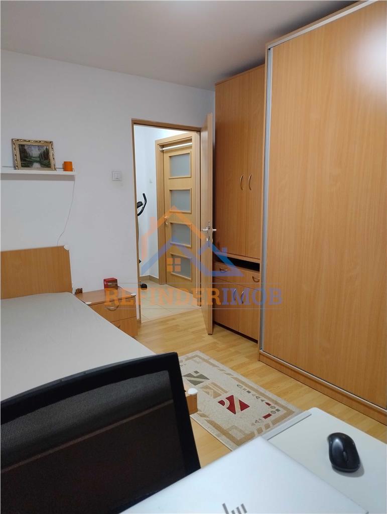 Vanzare apartament 2 camere Drumul Taberei - Parc Moghiros