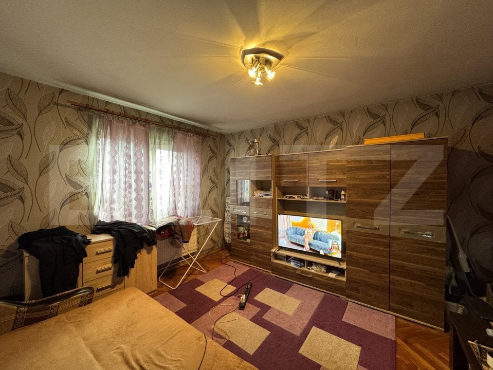 Apartament de vanzare, cu 2 camere decomandat, zona Olari