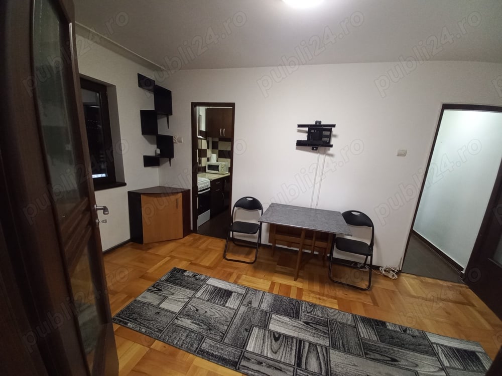 vand apartament 3 camere