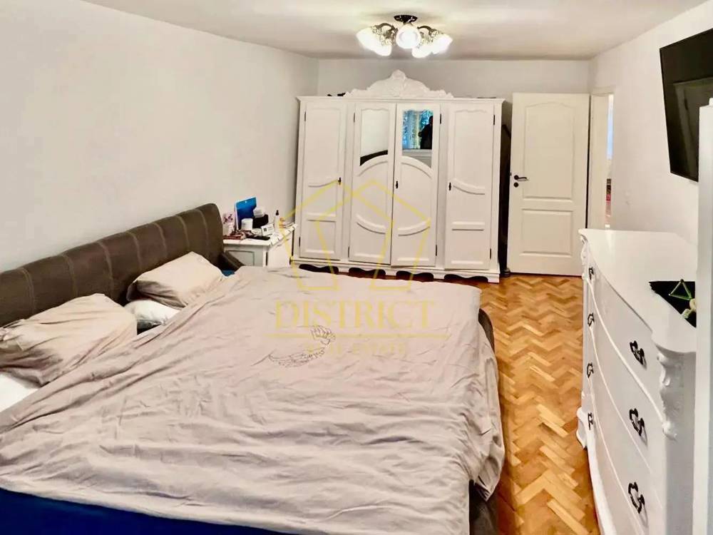 Apartament spatios cu 3 camere si 2 bai | Mehala