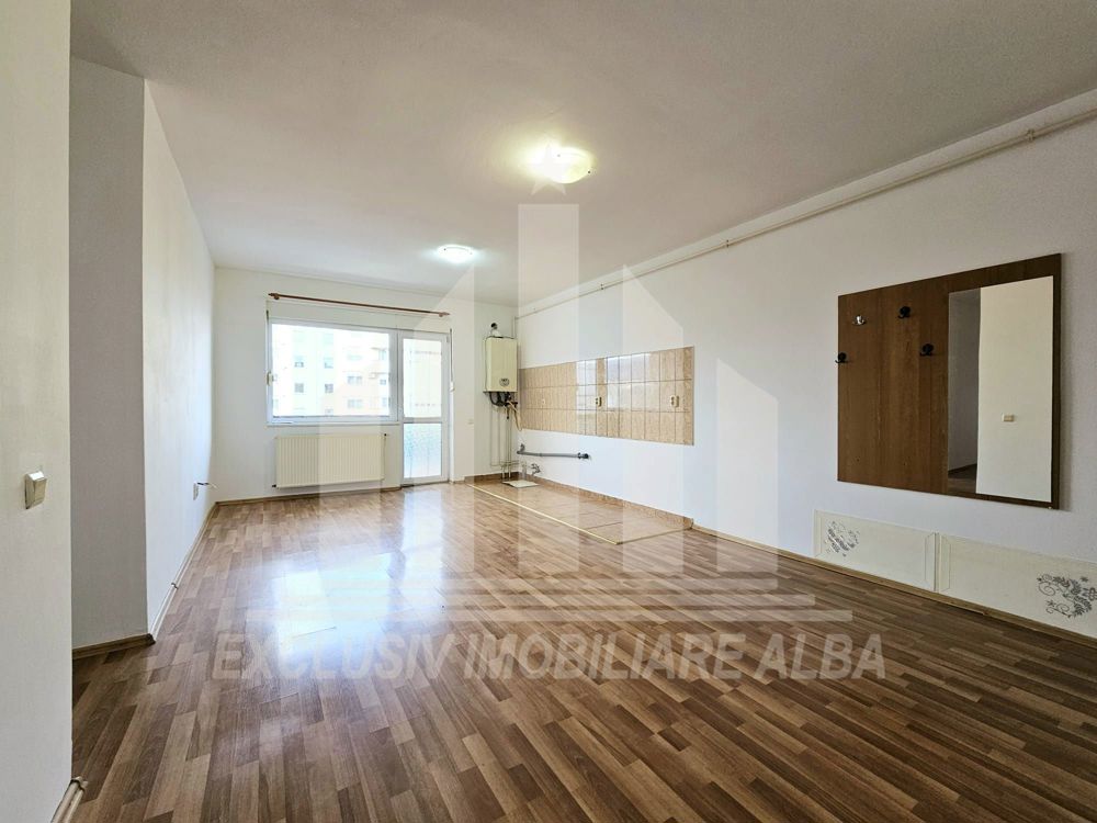 Apartament cu 3 camere Bloc Nou, Cetate