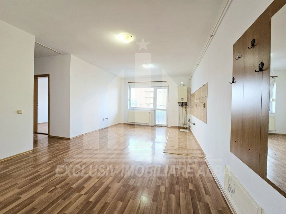 Apartament cu 3 camere Bloc Nou, Cetate