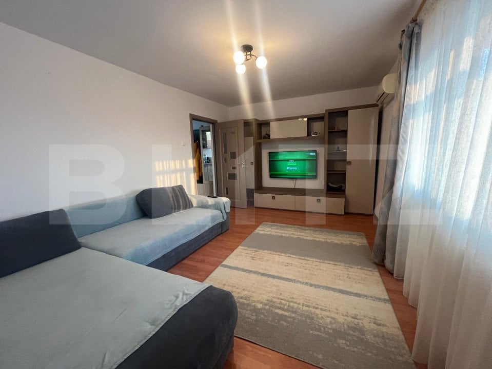 Apartament decomandat, cu 2 camere, centrală, AC, zona Craiovița Nouă