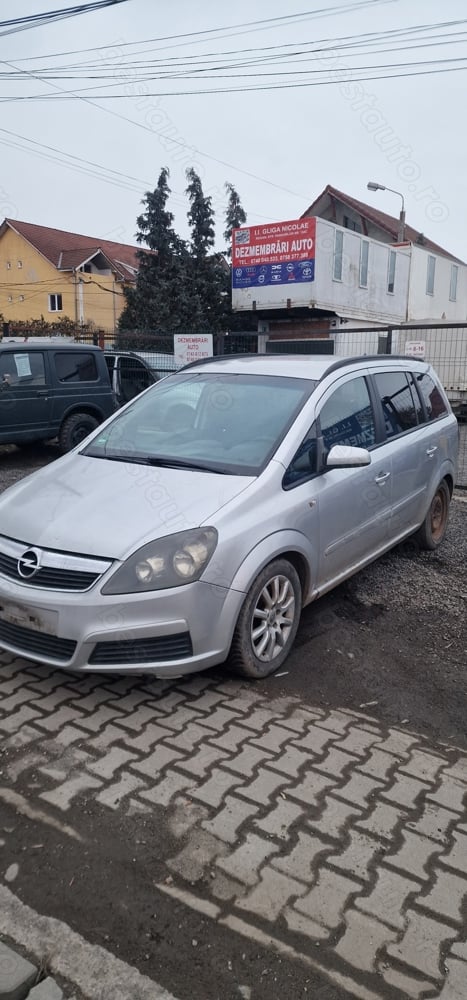 dezmembrez opel zafira 1,9 cdti 2006