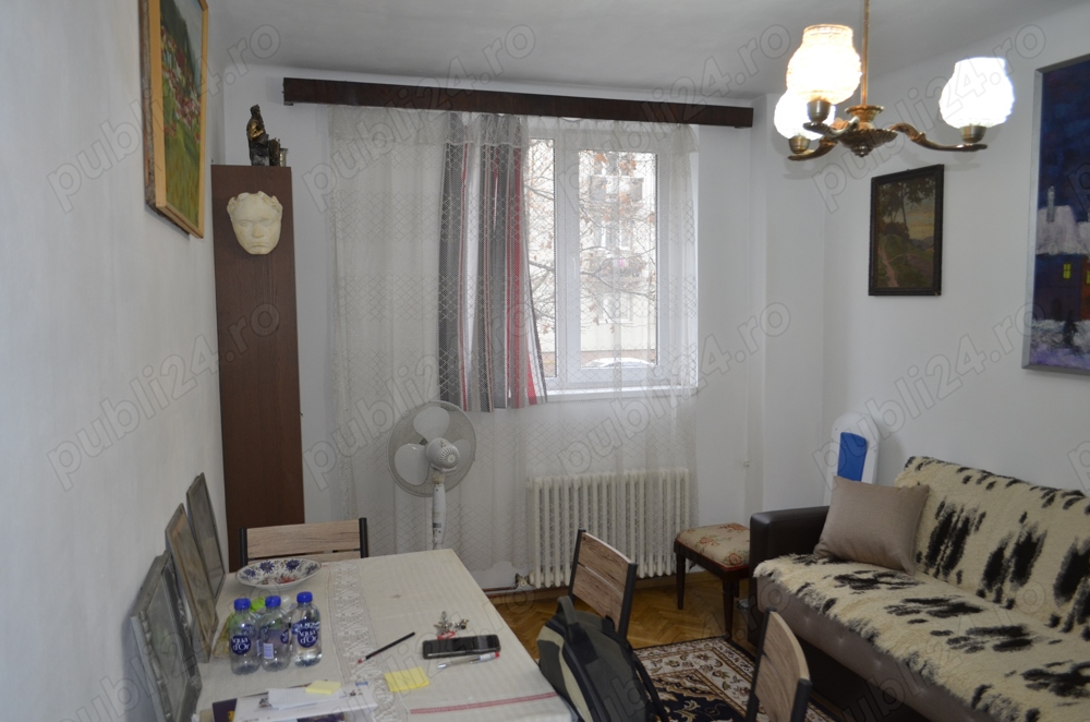 Vând ca proprietar un apartament de două camere la parter, zonă semicentrală, strada Horea Cluj