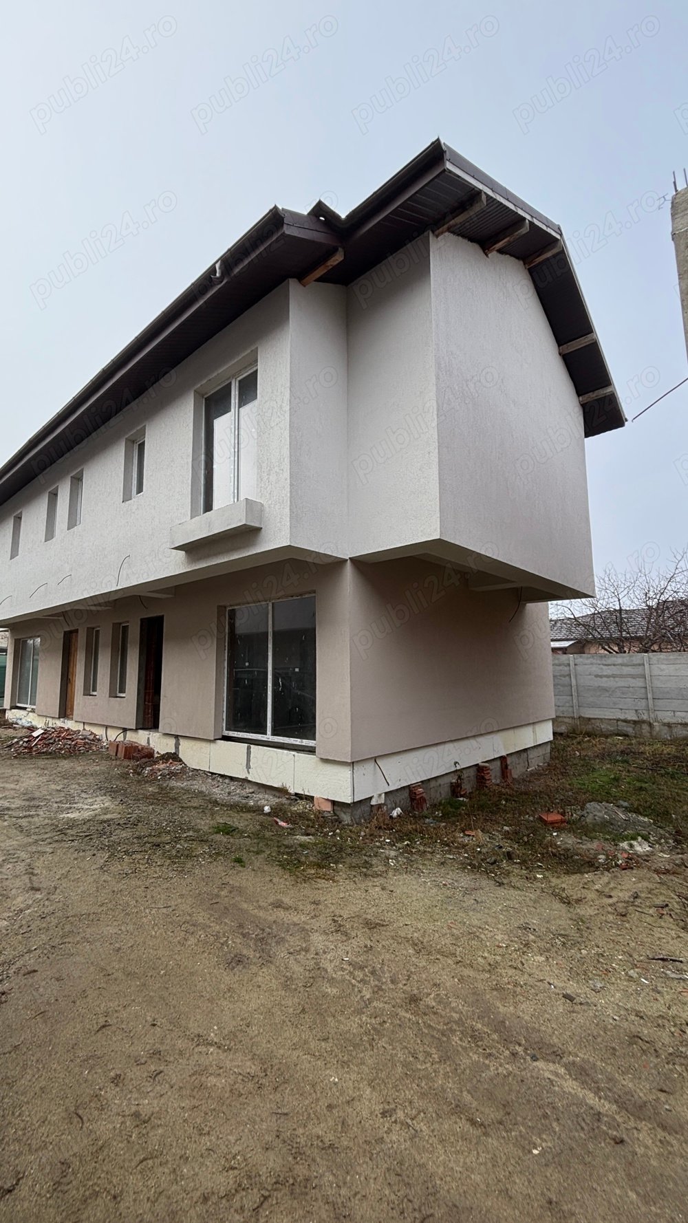 De Vânzare: Casă Tip Duplex cu Etaj și Pod 4 Camere, 3 Băi Ansamblu Rezidențial