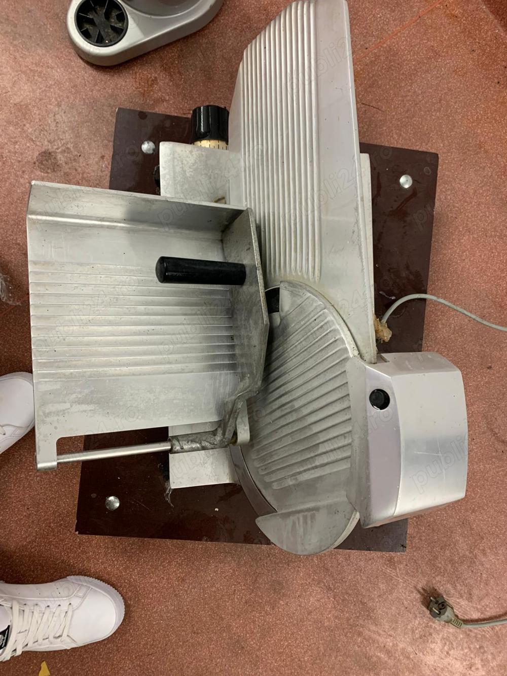 Vand feliator mezeluri si legume