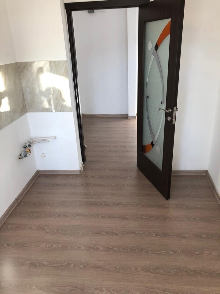 CANTACUZINO-Paltinis - 2cam, cf1,p/4,renovat,cu balcon - 68500 euro