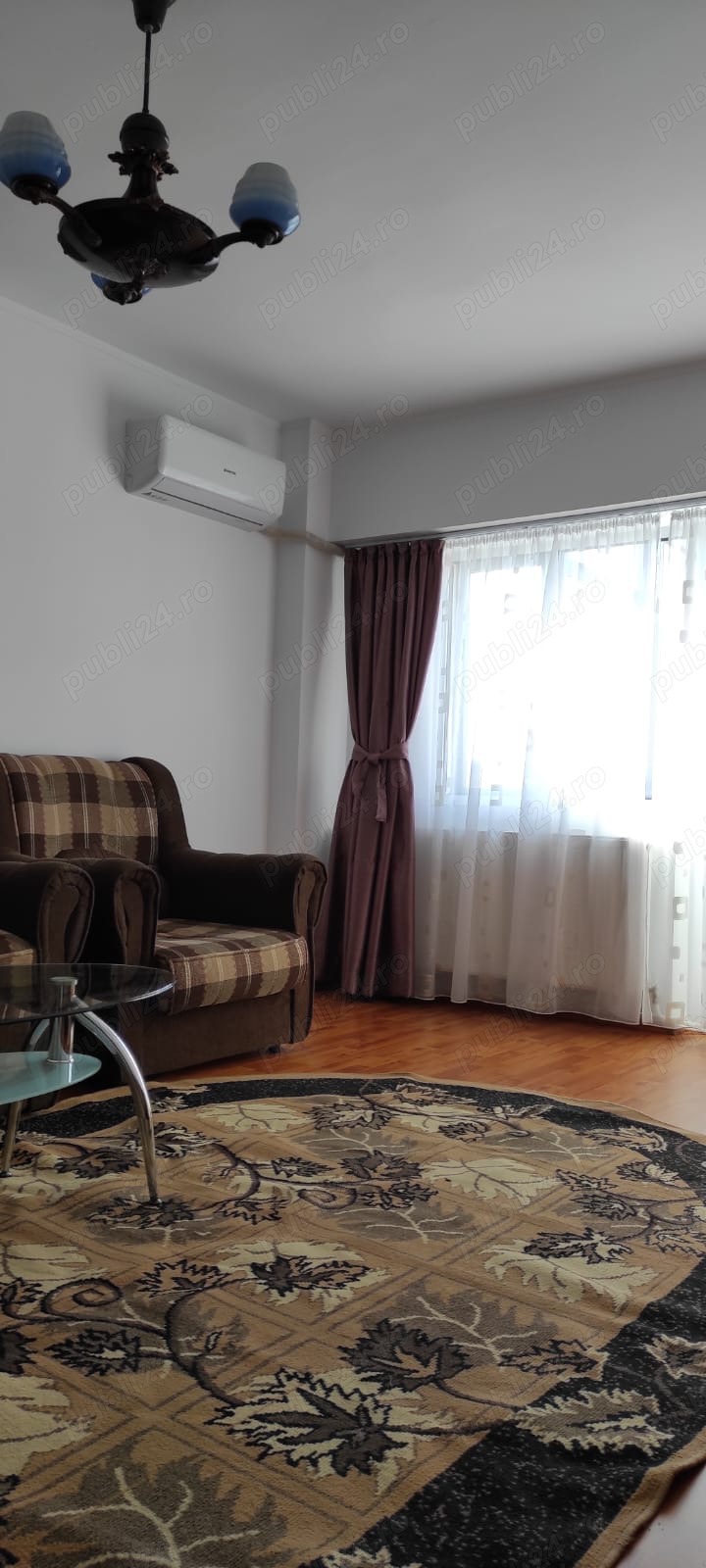 Vând apartament în Drăgășani