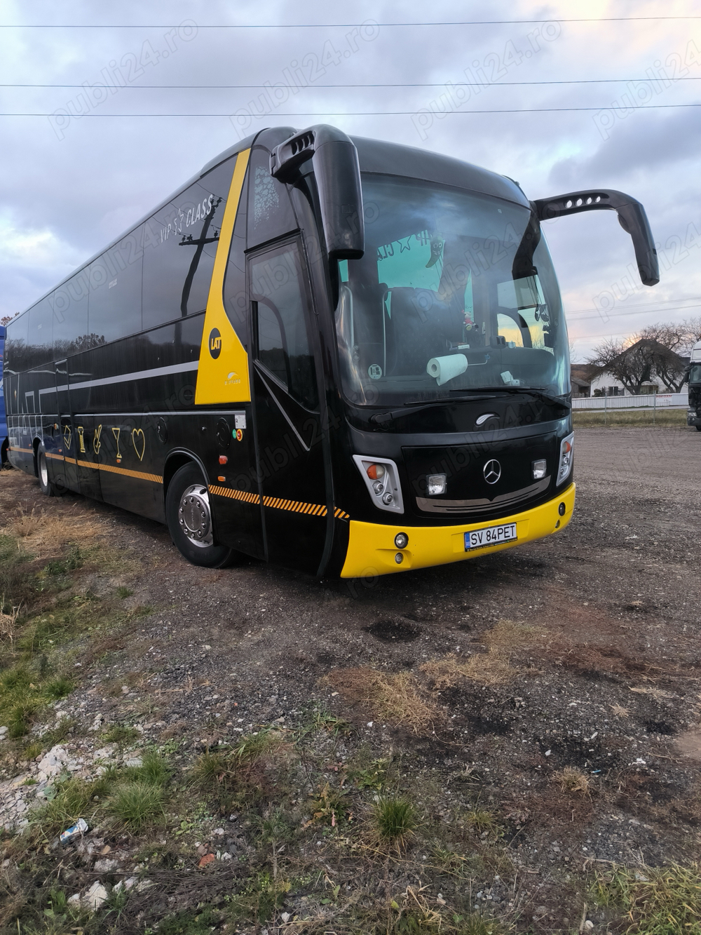 Vând autocar mercedes